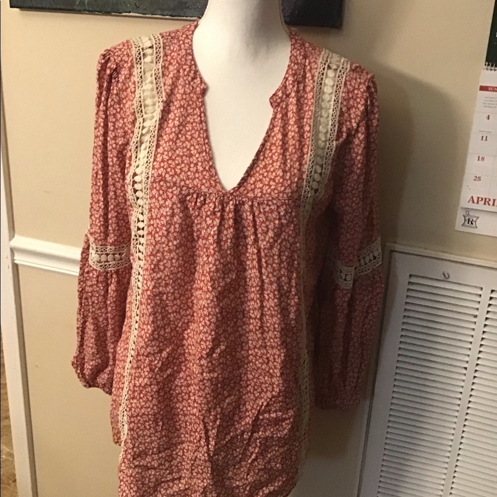 NWOT ASTORIA BORN BOHO GAUZE & LACE BLOUSE